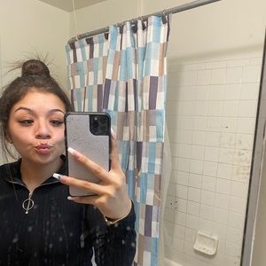 Meet your Posher, Jazmin